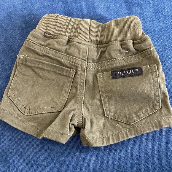 Little Bipsy shorts 3-6months - Picture 3 of 3